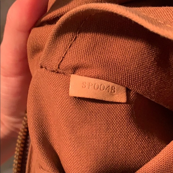 Louis Vuitton Tivoli GM - Picture 5 of 8